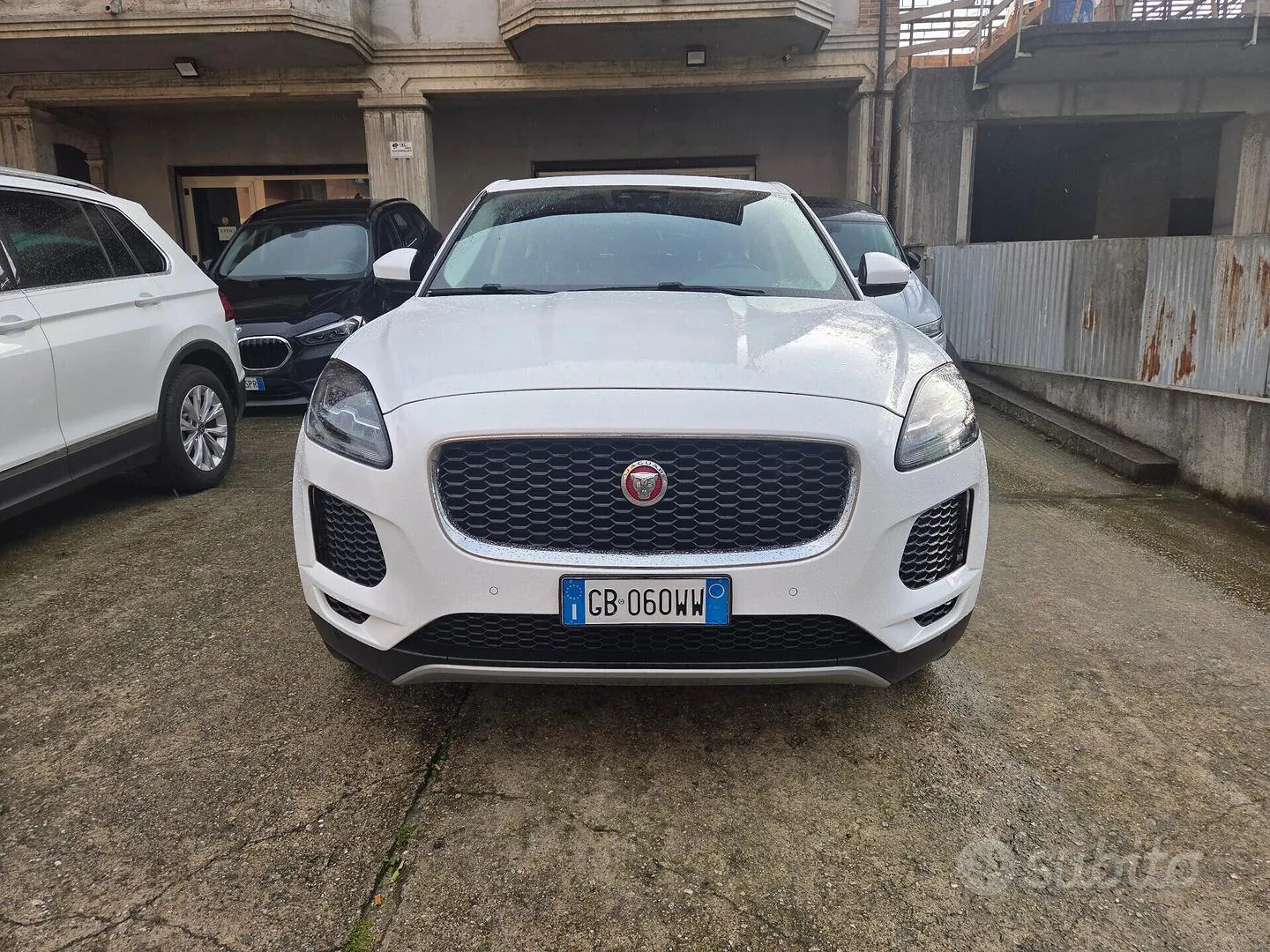Jaguar E-Pace 2020 photo 2