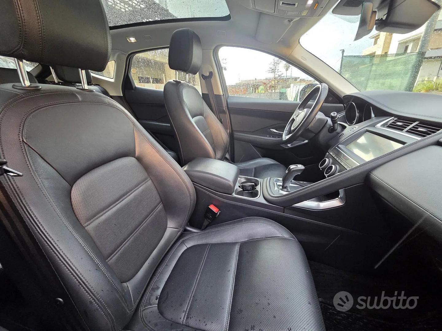 Jaguar E-Pace 2020 photo 5