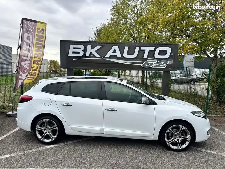Renault Megane 2013 photo 2