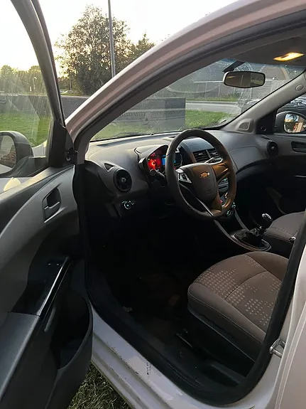 Chevrolet Aveo 2013 photo 4