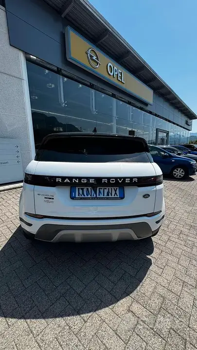 Land Rover Evoque 2019 photo 3