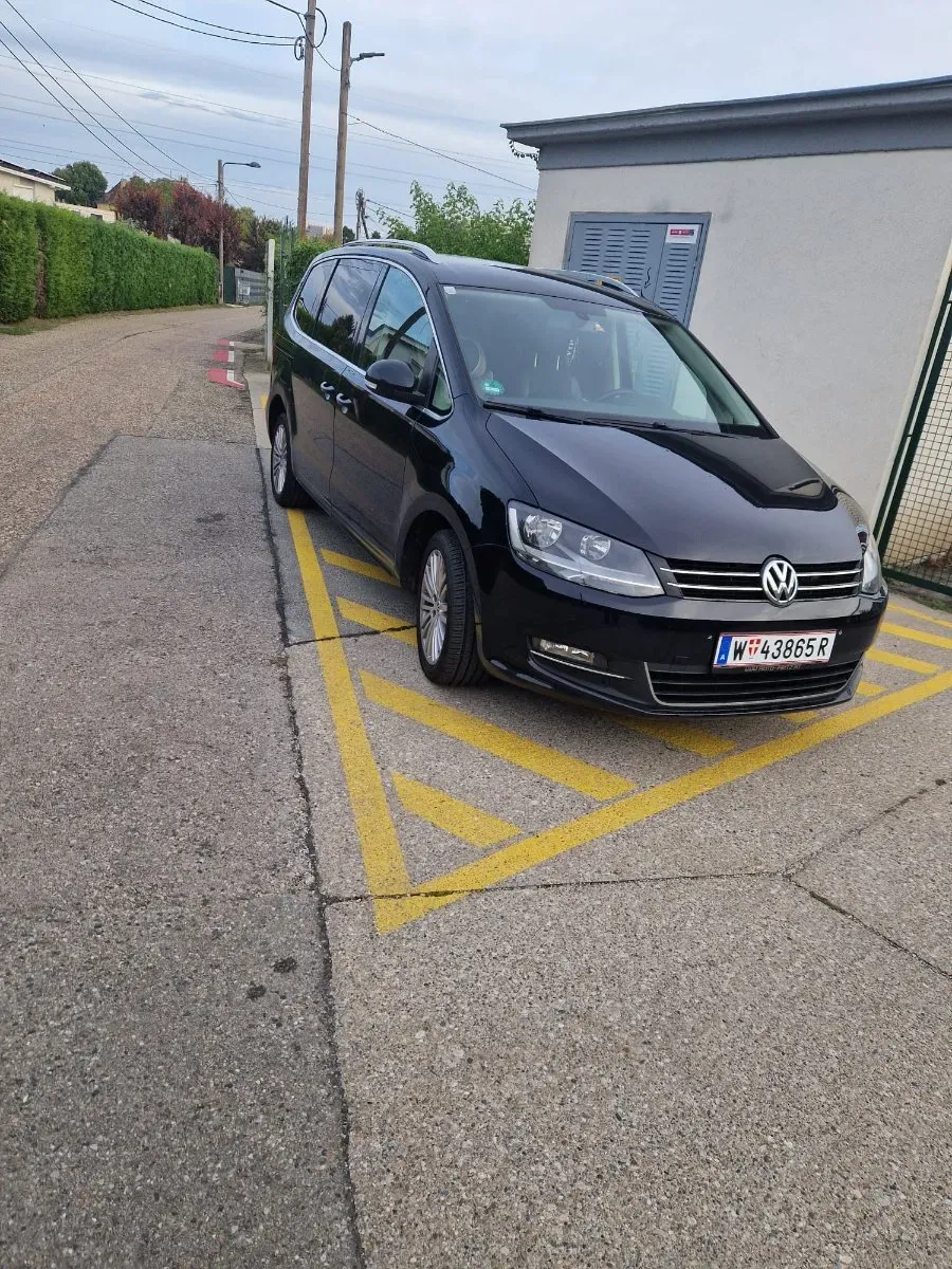 Volkswagen Sharan 2011 photo 2