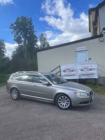 Volvo V70 2009 photo 2