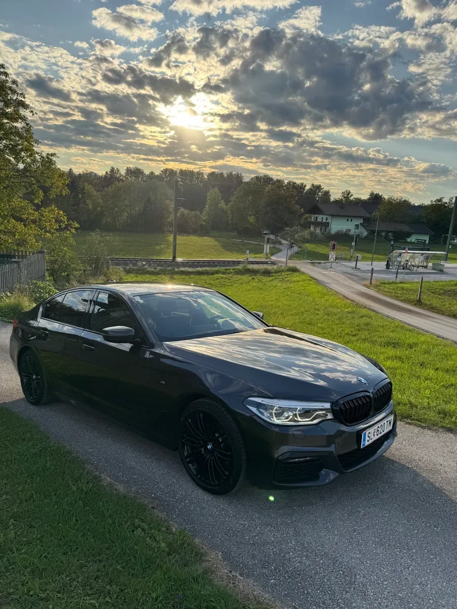 BMW 5 Series 2019 photo 2
