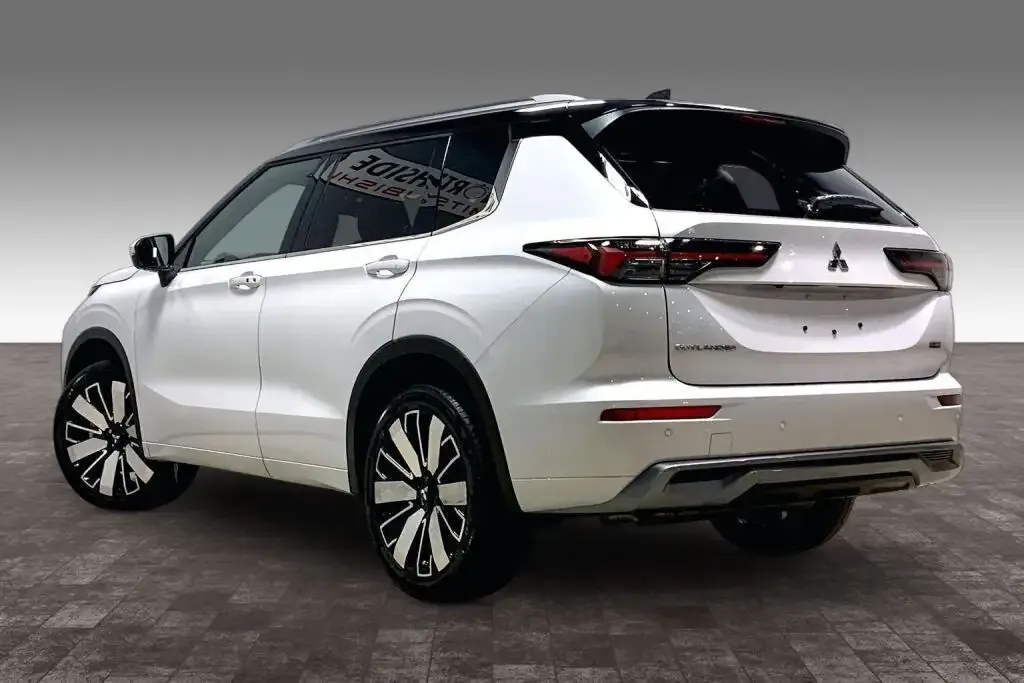 Mitsubishi Outlander 2026 photo 3