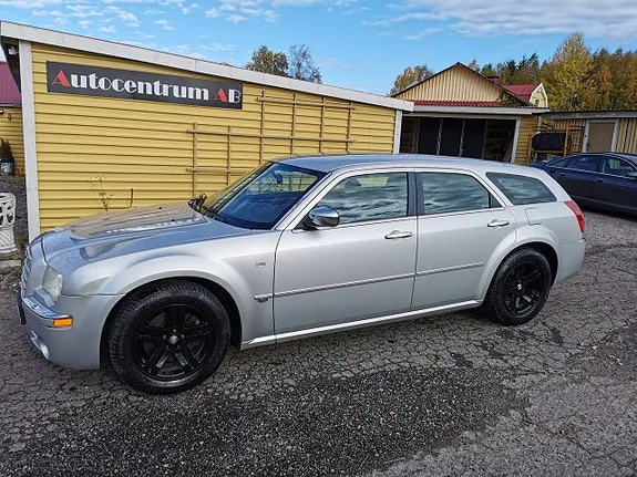 Chrysler 300C 2005 photo 2