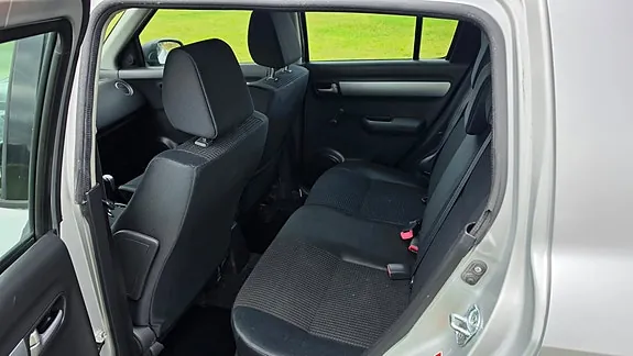 Suzuki Swift 2007 photo 5