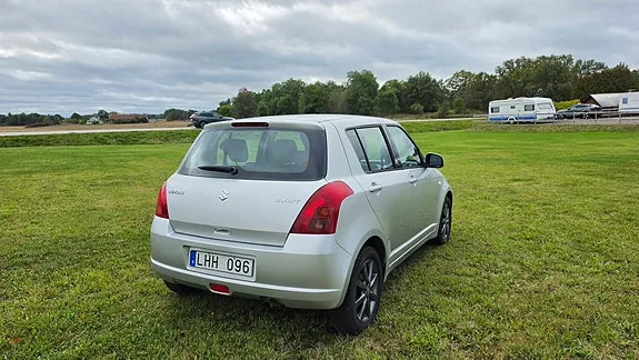 Suzuki Swift 2007 photo 3