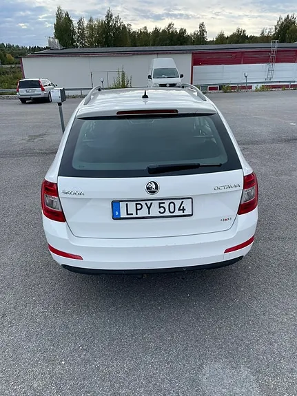 Skoda Octavia 2015 photo 2