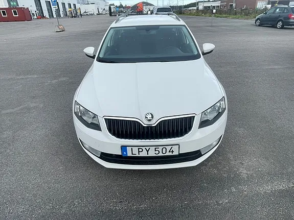 Skoda Octavia 2015 photo 3