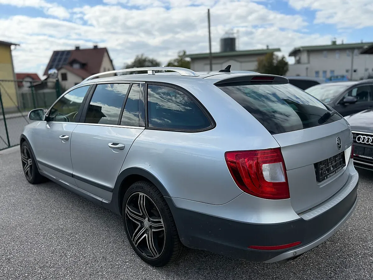 Skoda Superb 2013 photo 3