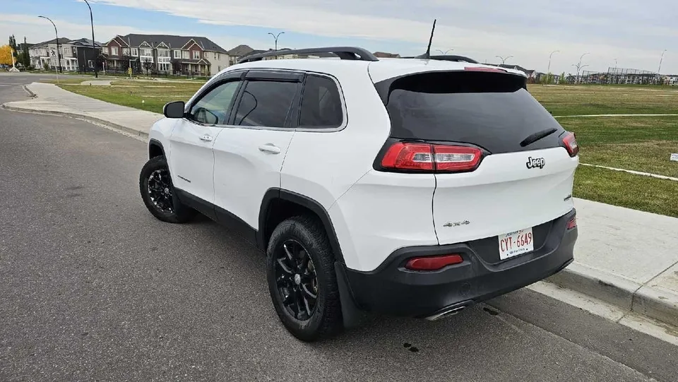 Jeep Cherokee 2016 photo 3