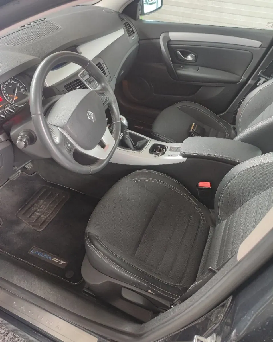 Renault Laguna 2008 photo 2