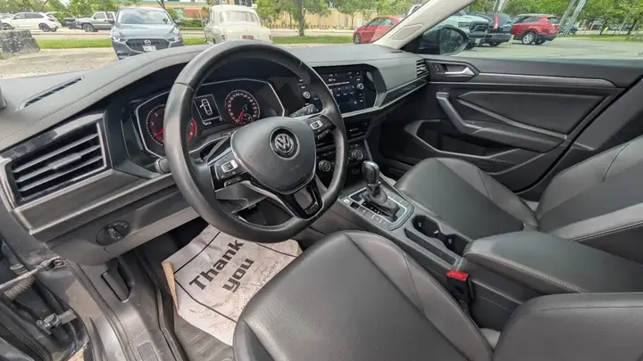 Volkswagen Jetta 2019 photo 2