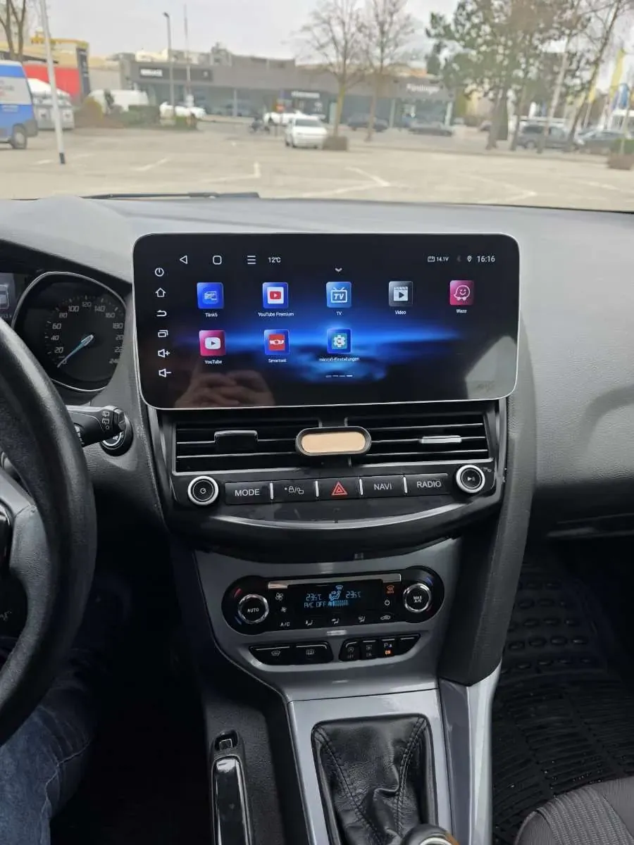 Ford Focus 2011 photo 2