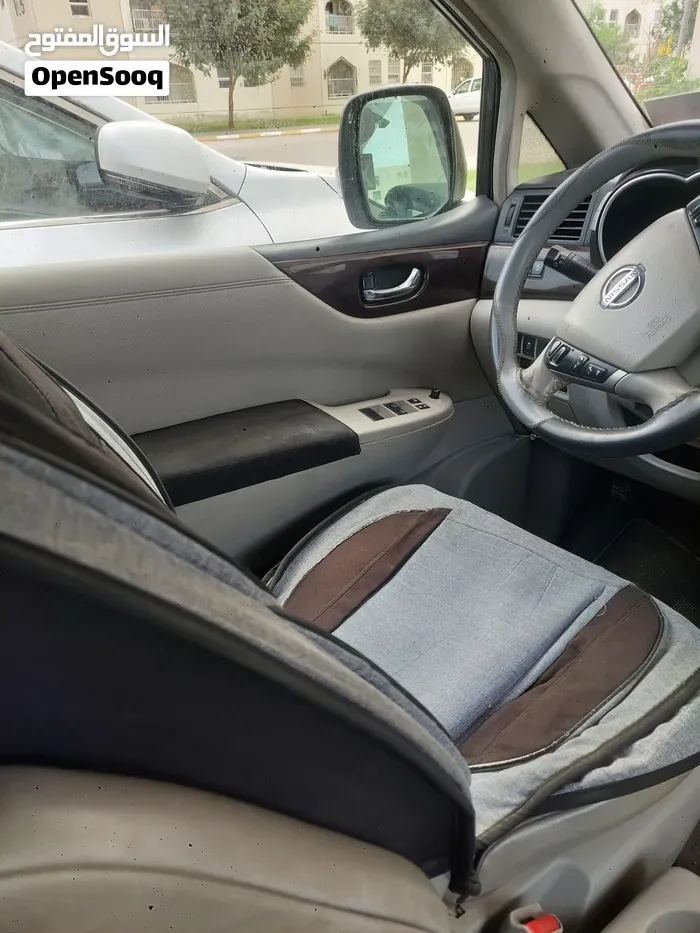 Nissan Quest 2013 photo 4