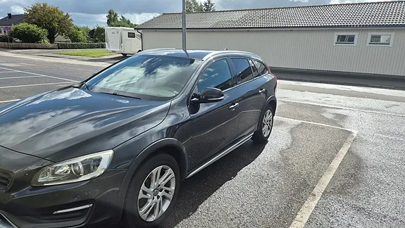 Volvo V60 Cross Country 2016 photo 3
