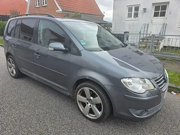 Volkswagen Touran 2007 photo 4