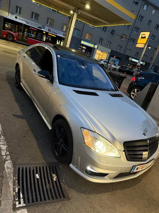 Mercedes-Benz S-Class 2007 photo 2