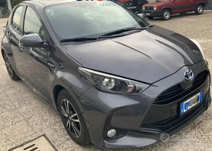 Toyota Yaris 2021 photo 2