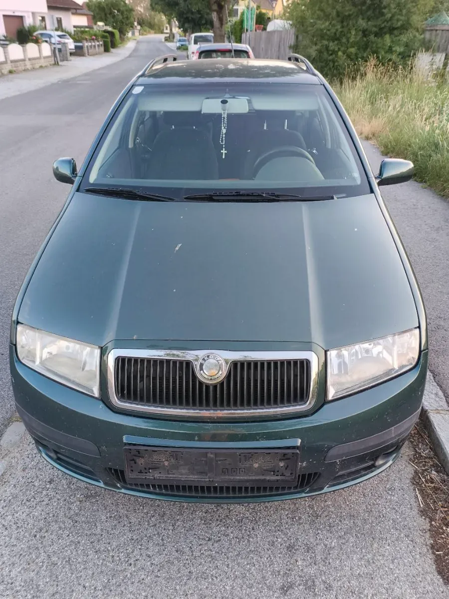 Skoda Fabia 2006 photo 2