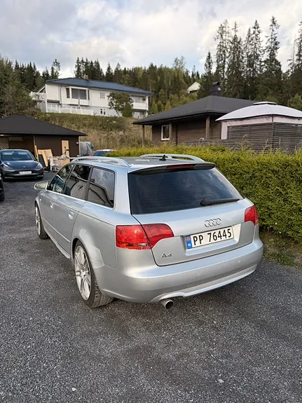 Audi A4 2008 photo 2