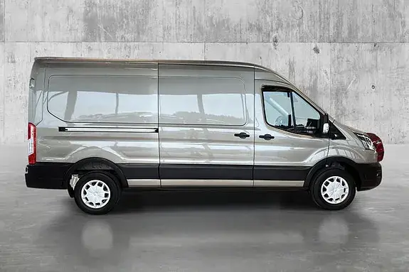 Ford Transit 2023 photo 4
