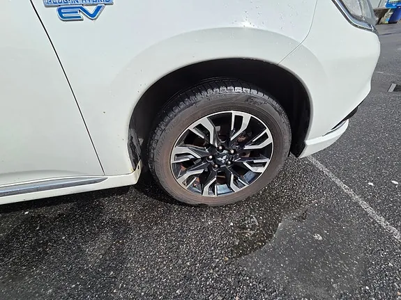 Mitsubishi Outlander 2016 photo 2