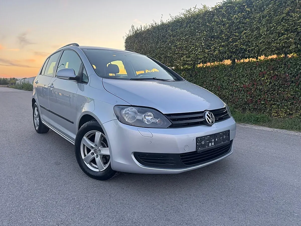 Volkswagen Golf 2010 photo 3