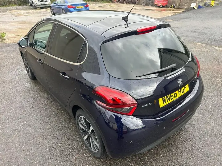 Peugeot 208 2016 photo 5