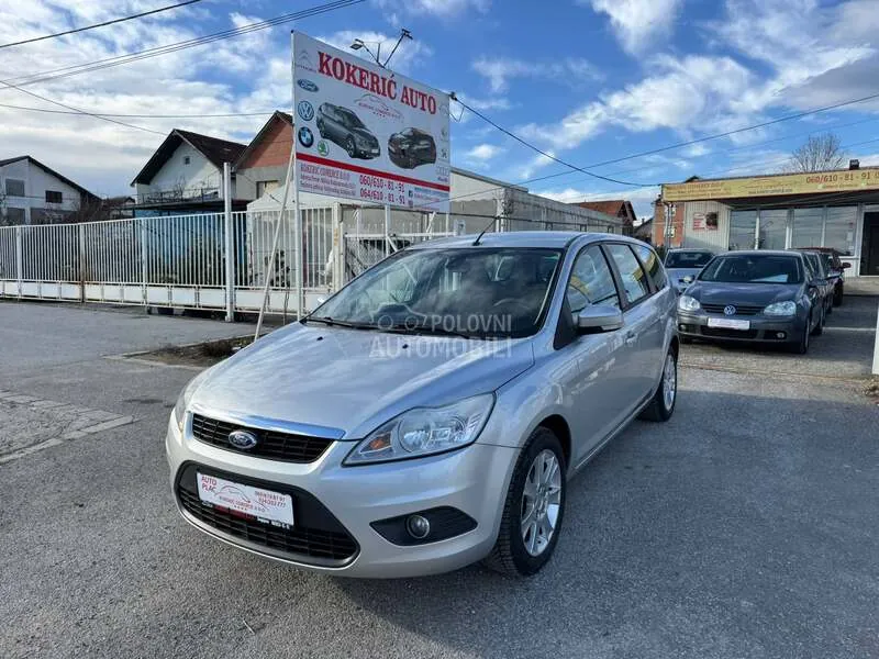 Ford Focus 2010 photo 2
