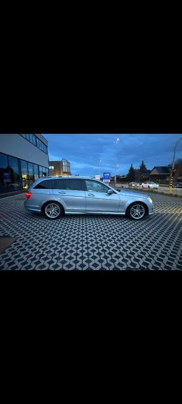 Mercedes-Benz C200