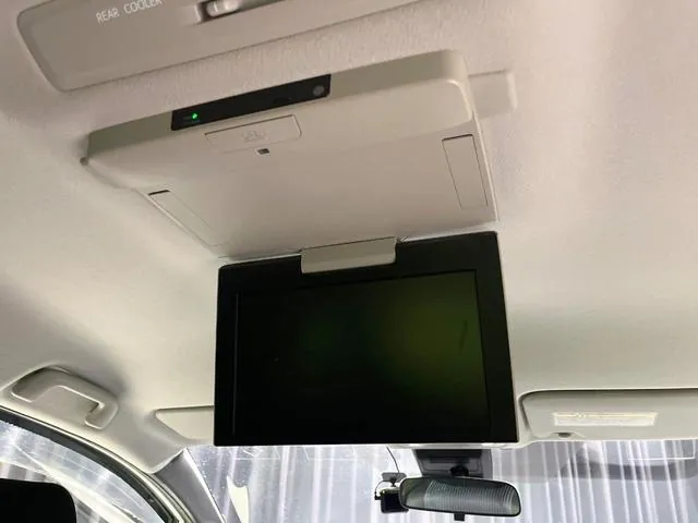 Toyota Voxy 2016 photo 3