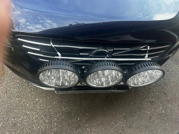 Volvo Xc60 2017 photo 2