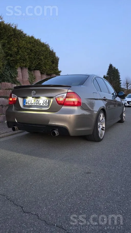 BMW 330 2007 photo 2