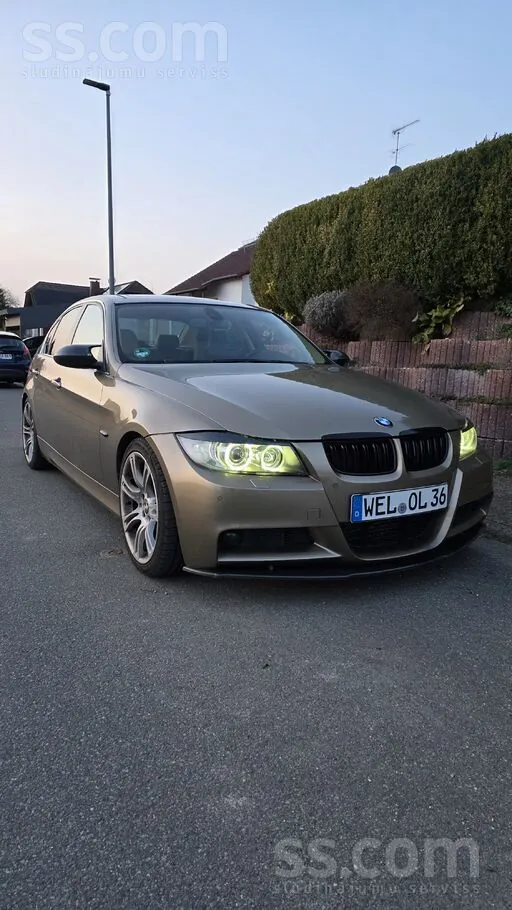 BMW 330