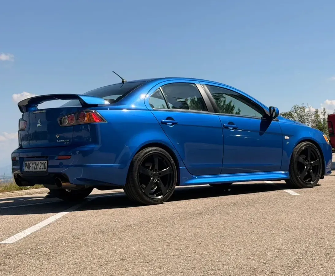 Mitsubishi Lancer 2011 photo 2