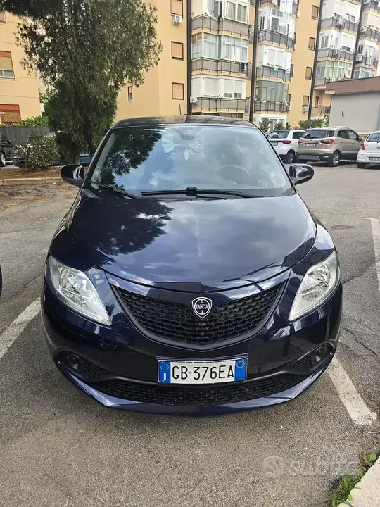 Lancia Ypsilon