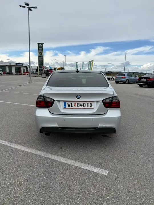 BMW 3 Series 2005 photo 3