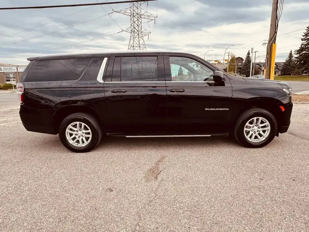 Chevrolet Suburban 2022 photo 4