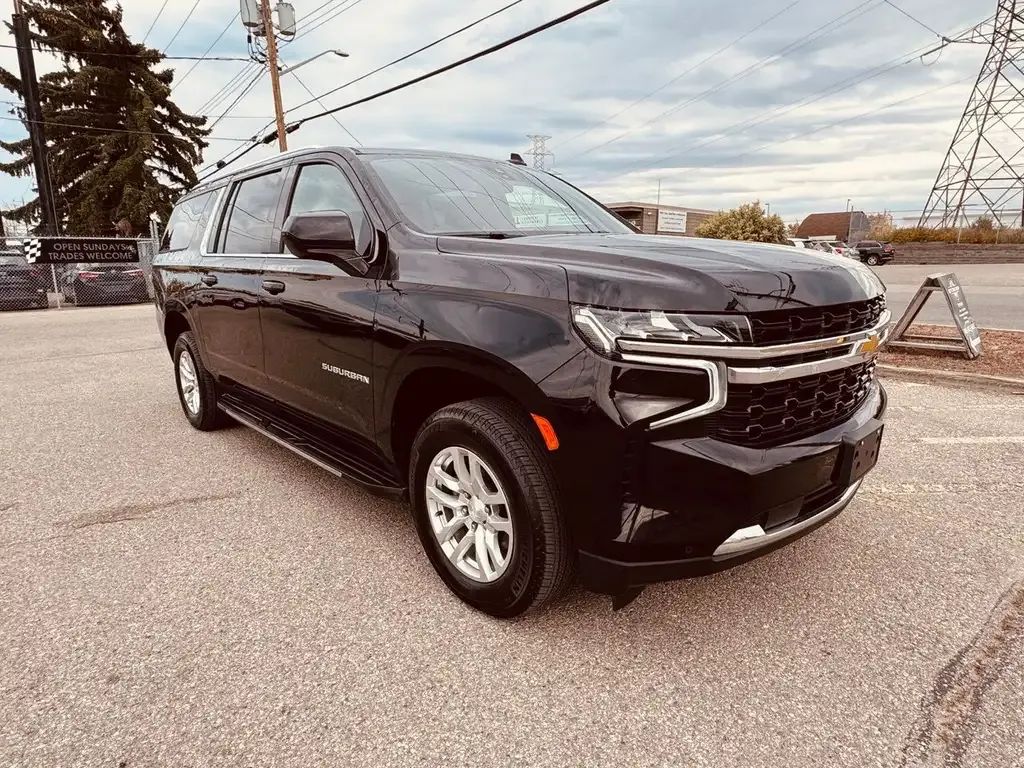 Chevrolet Suburban 2022 photo 3