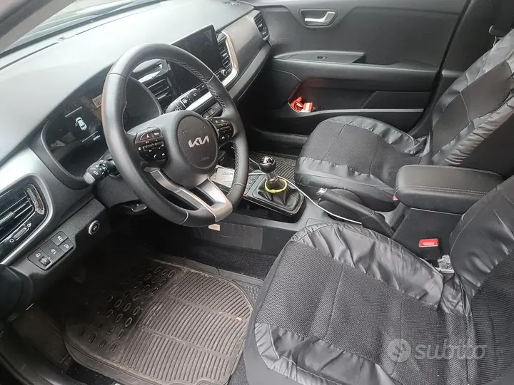 Kia Stonic 2025 photo 4