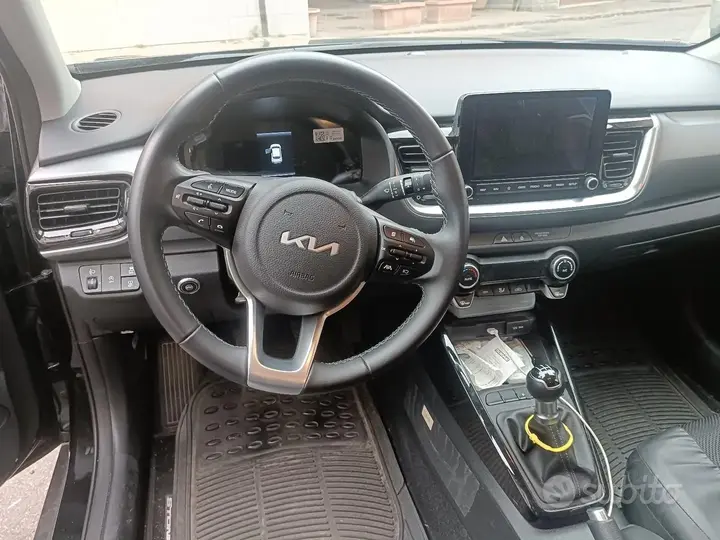 Kia Stonic 2025 photo 3