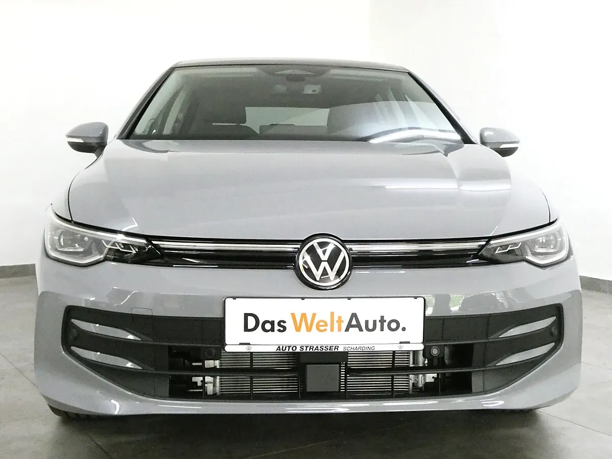 Volkswagen Golf 2026 photo 2