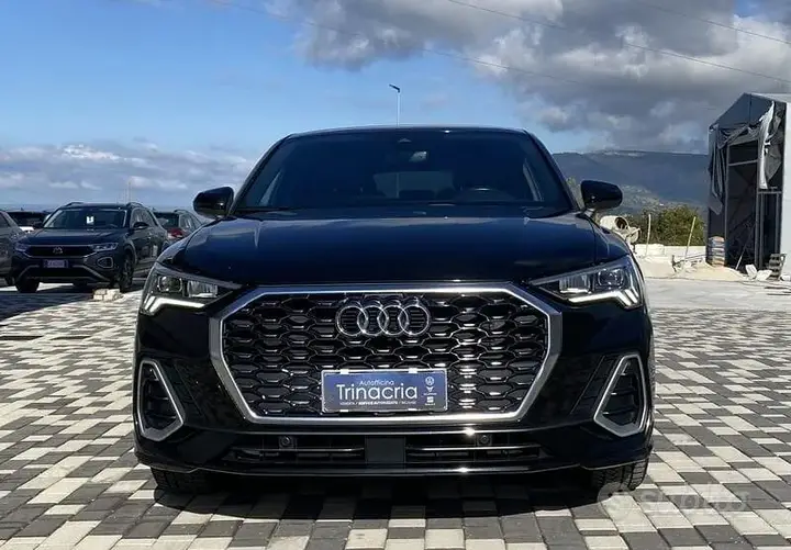 Audi Q3 2022 photo 2