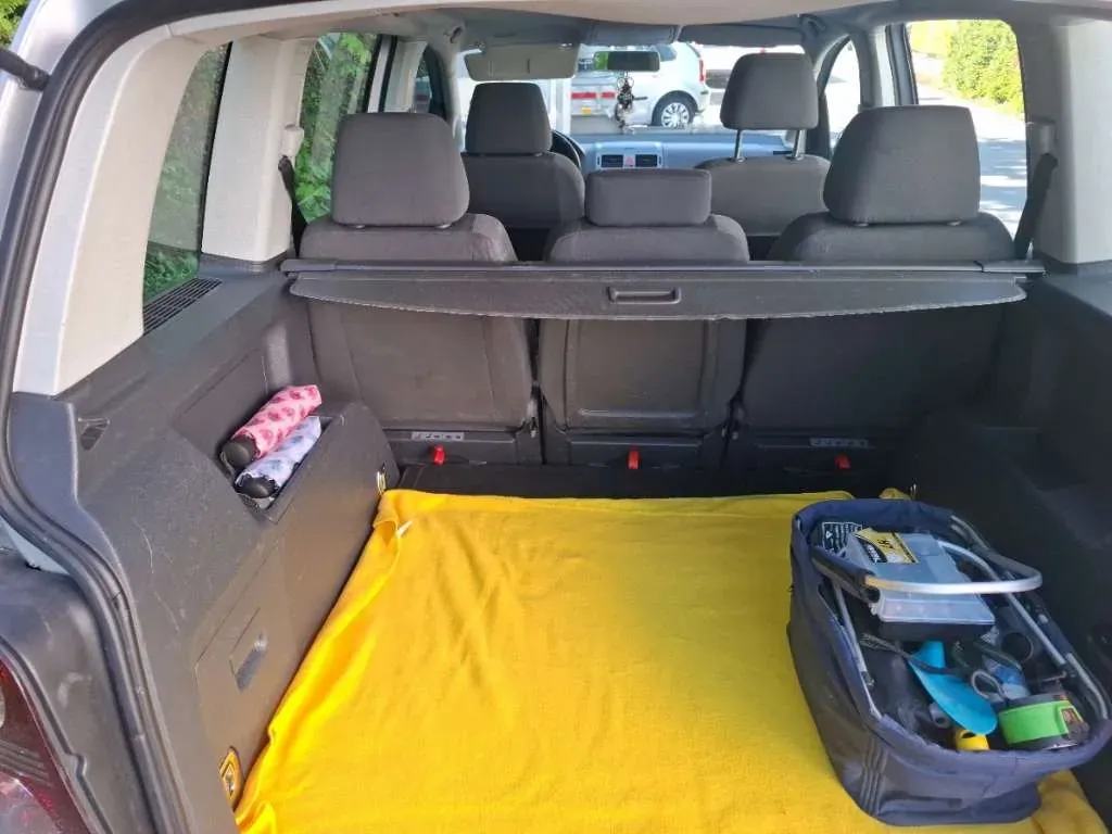 Volkswagen Touran 2008 photo 3