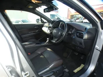 Toyota C-Hr 2018 photo 3