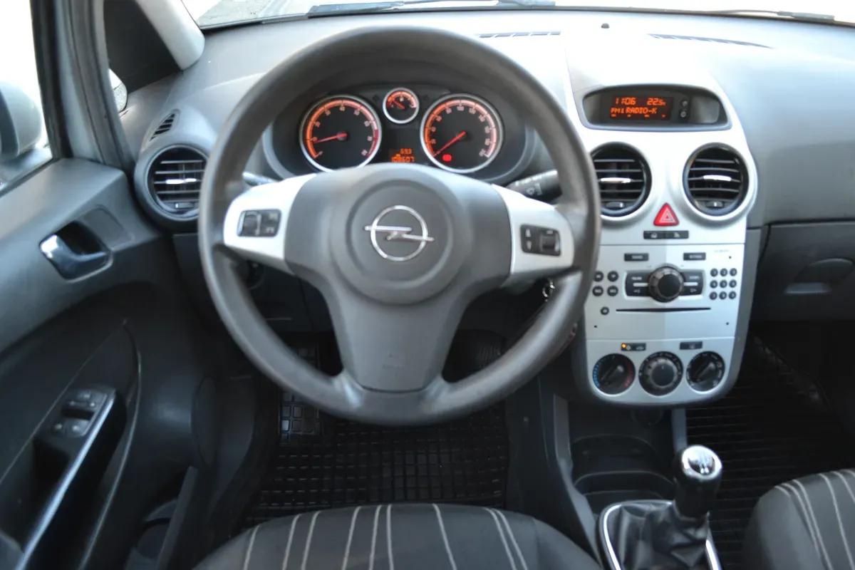 Opel Corsa 2009 photo 3