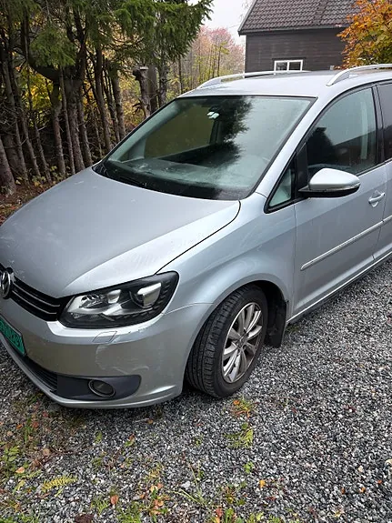 Volkswagen Touran 2013 photo 2