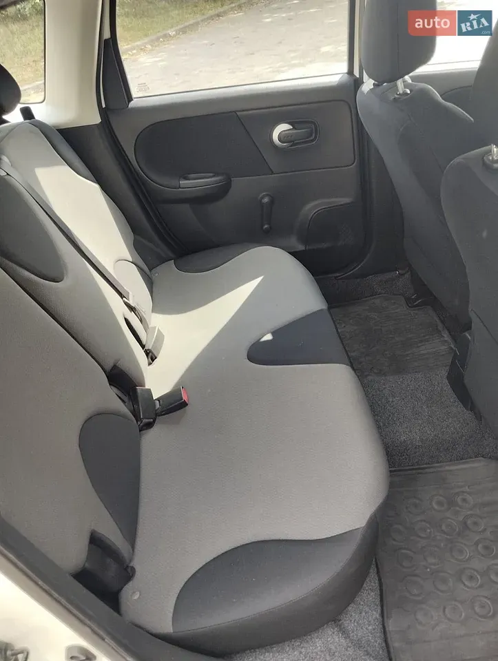 Nissan Note 2013 photo 5